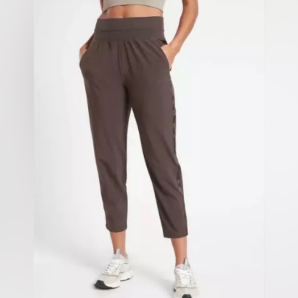 ATHLETA Women’s Nolita Slim Tapered Brown Crop Pant Size 2